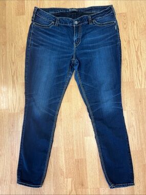 Silver Suki Dark Blue Women’s Slim Stretch Jeans Sz 22Wx 31